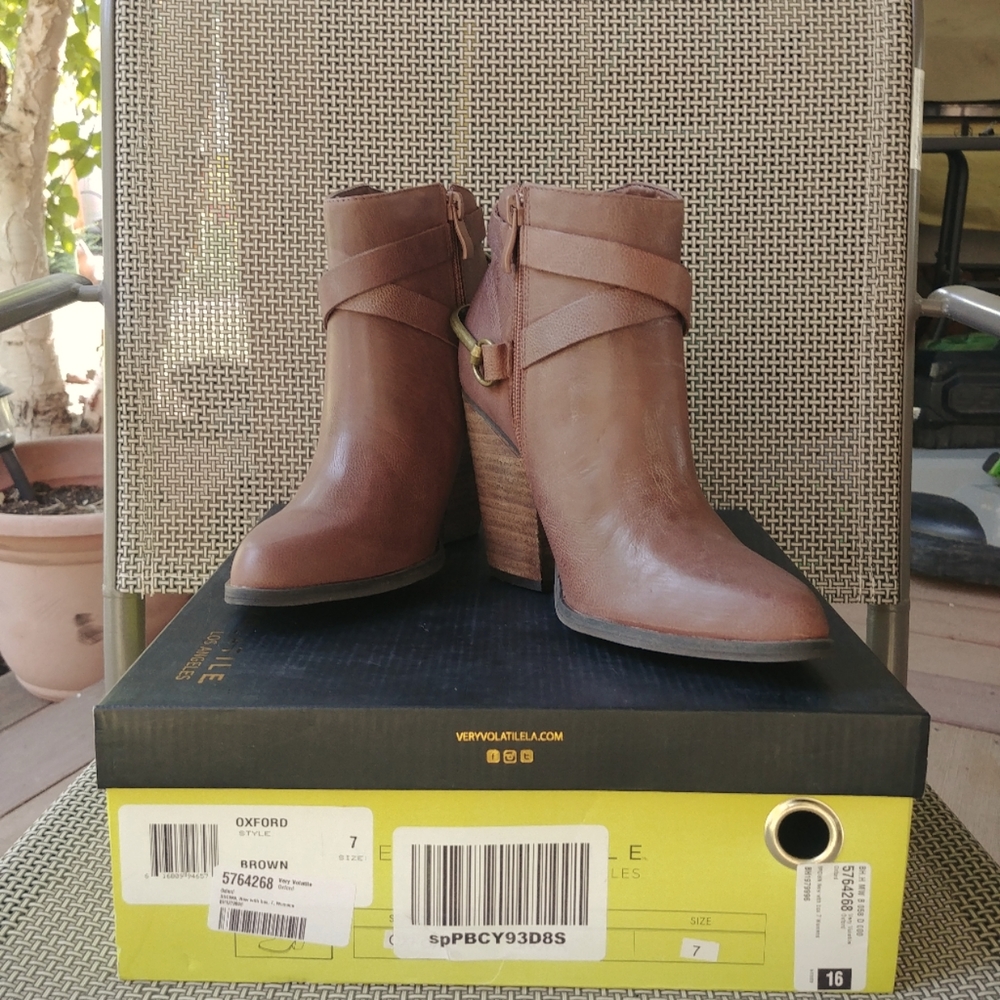Very Volatile Brown Ankle Booties size 7